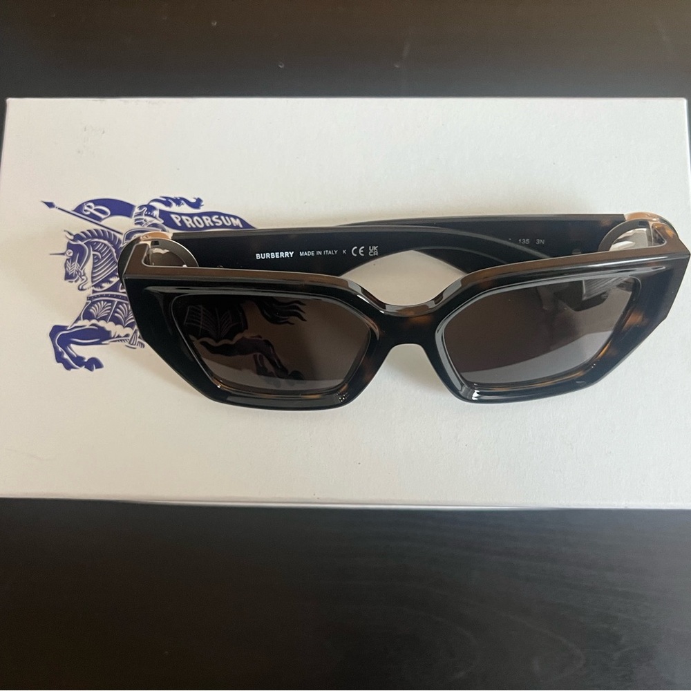 Burberry Sunglasses - Picture 11 of 14